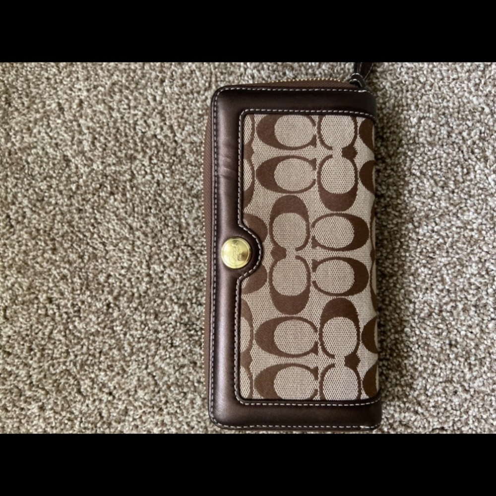 Coach wallet, like new